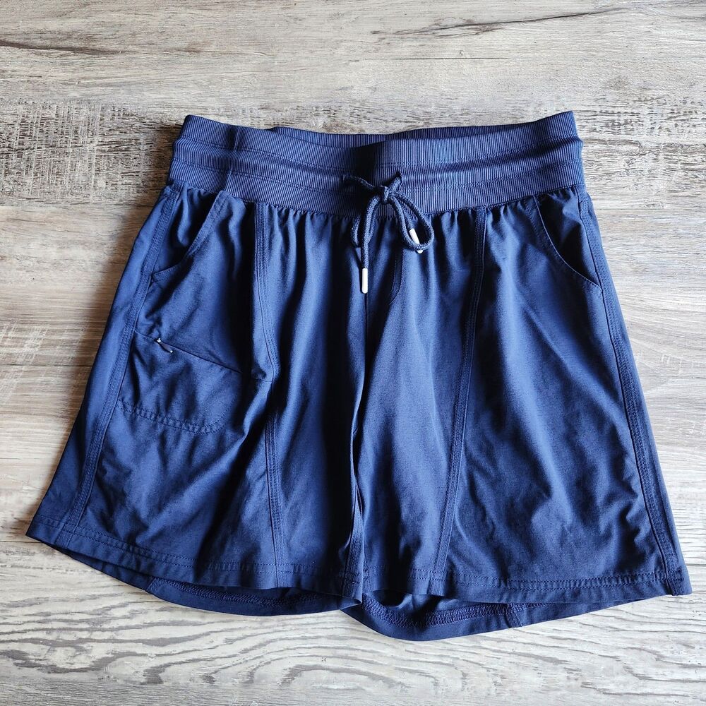 (M) Zyia Active shorts